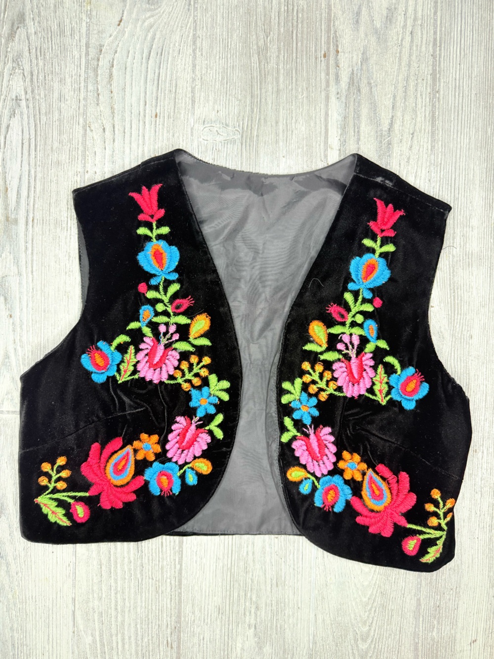 Vintage sleeveless embroidered vest shirt costume / fall outfit